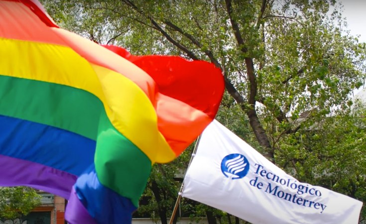 Rinde protesta el primer club de egresados LGBT+ del Tec de Monterrey
