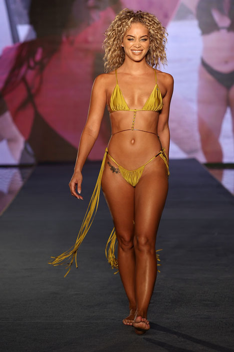 MIAMI, FLORIDA - JULY 10: Jasmine Sanders walks for 2021 Sports Illustrated Swimsuit Runway Show during Paraiso Miami Beach at Mondrian South Beach on July 10, 2021 in Miami, Florida. (Photo by John Parra/Getty Images for Sports Illustrated)