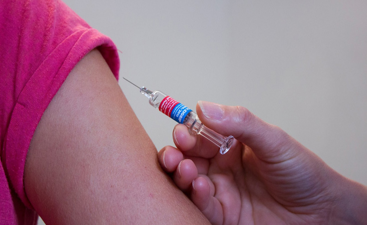 Empresas en Canadá despiden a las personas no vacunadas contra la COVID-19