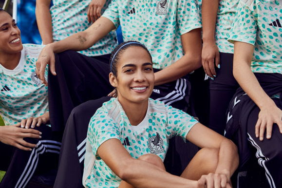 El jersey de la Selección de Fútbol Femenil, está inspirado en el tiburón ballena 3