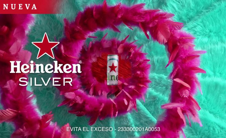 Heineken se pone ‘suave’ y nos lleva a los 90s y 2000s