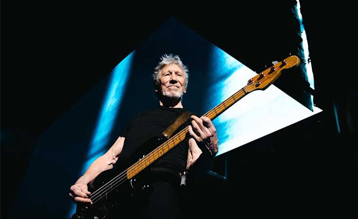 Investigan a Roger Waters por aparecer vestido de nazi en pleno show