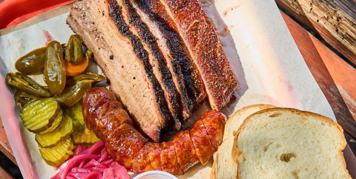 Casa Benell y Old Jimmy’s BBQ: Un encuentro épico de sabores texanos