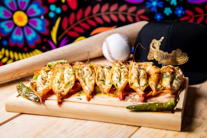 El Peladito: Beis, cheves y mariscos sinaloenses 1