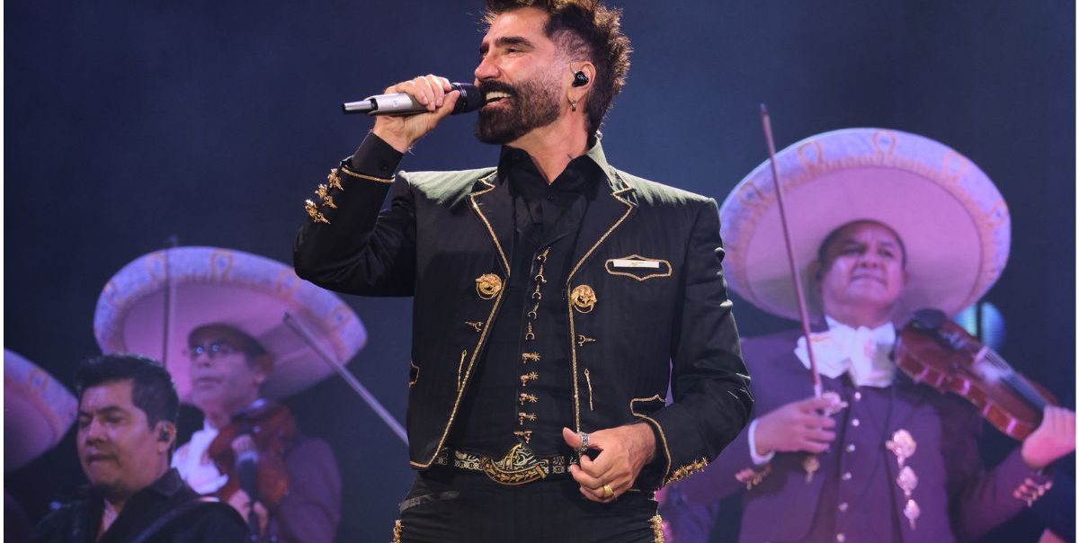 alejandro fernández estadio gnp