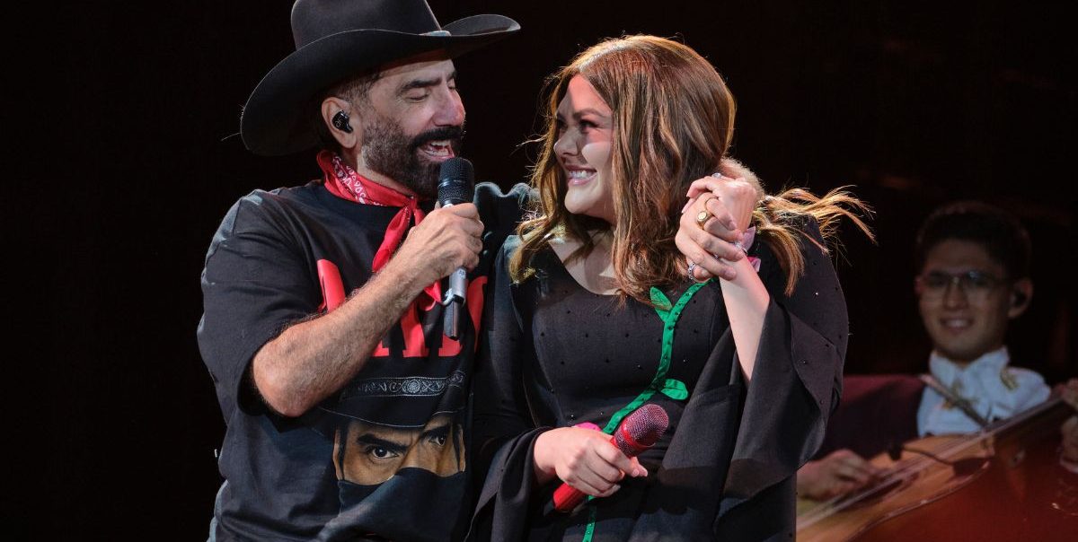 Alejandro Fernández cautiva a un Estadio GNP con espectacular cierre de gira 1
