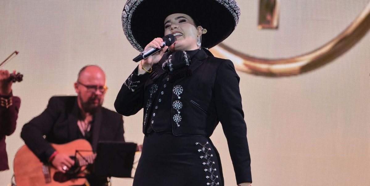 Alejandro Fernández cautiva a un Estadio GNP con espectacular cierre de gira 0