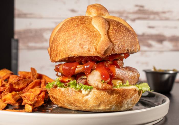 Burgers y chela artesanal para celebrar el Día de Muertos 0