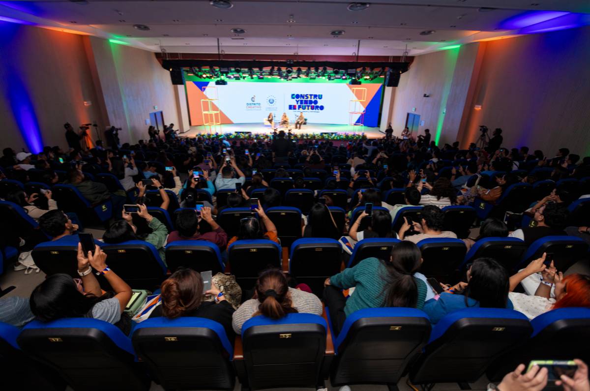 Maite Perroni y Christopher Uckermann: Inspiración en el Congreso Distrito Creativo 0