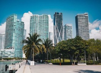 Claves para invertir en Estados Unidos: oportunidades, requisitos y sectores con mayor crecimiento