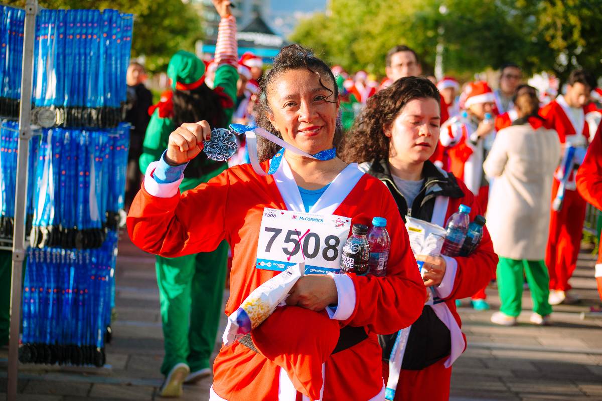 Santas, tenis y fiesta: así se vive The Santa Run 2025 0